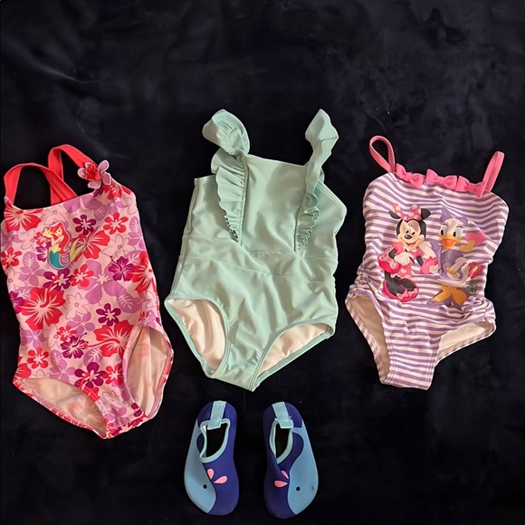 Kids One Piece Swimsuits with water shoes Lot 503 - Picture 1 of 1